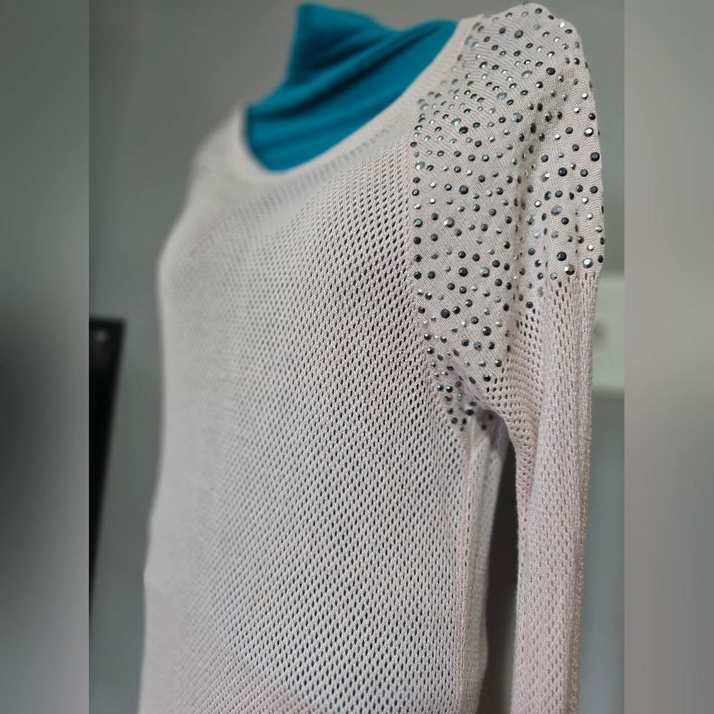 Express Cream Colored Tunic Sweater Size Medium